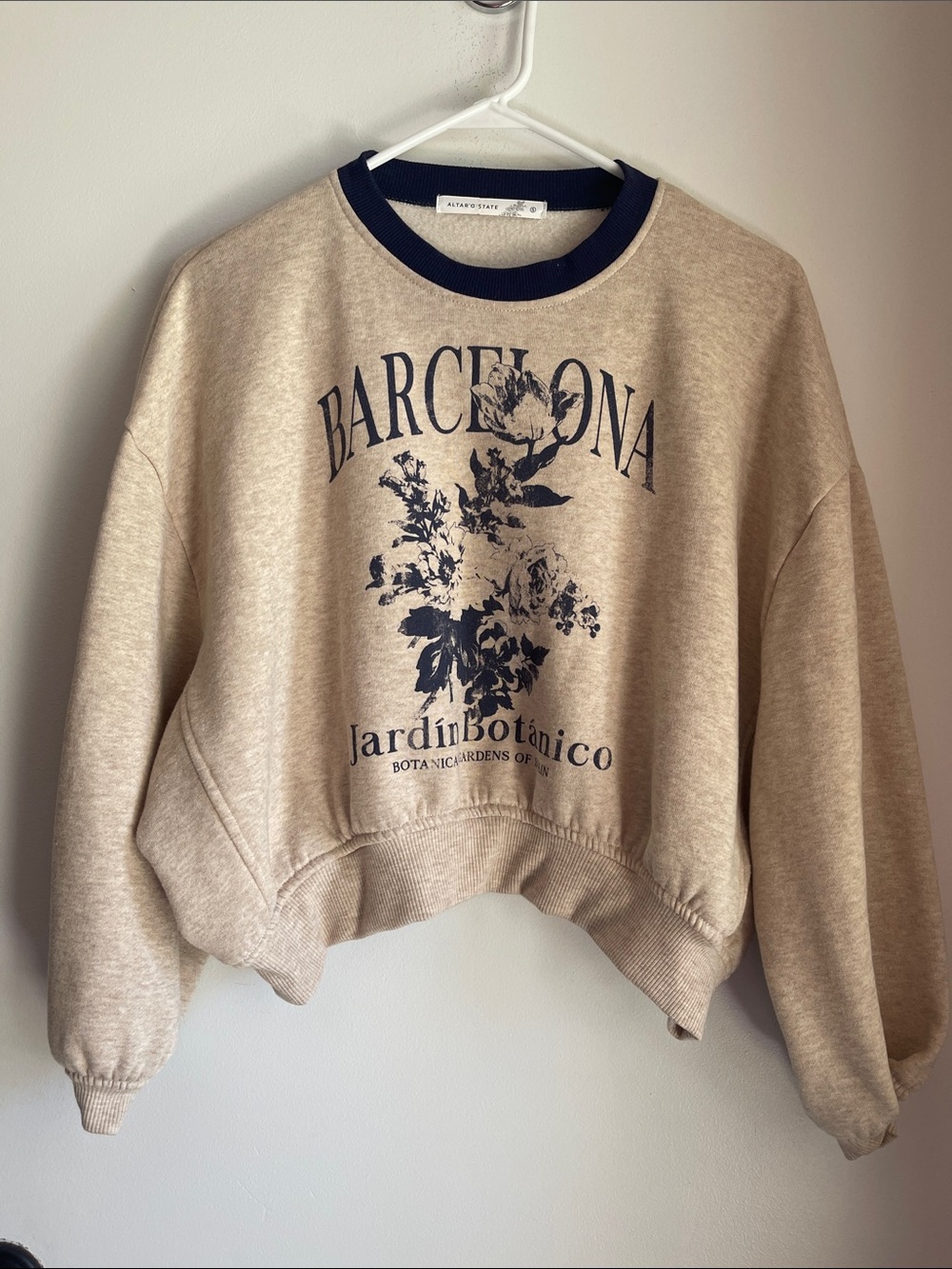Altar'd State Beige & Navy 'Barcelona Jardín Botánico' Cropped Sweatshirt Small